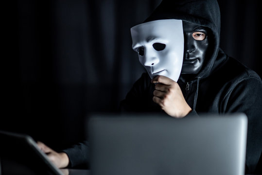 How to Spot a Fake Website Before You Click